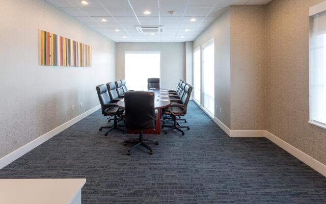 Holiday Inn Express & Suites Seattle South - Tukwila by IHG