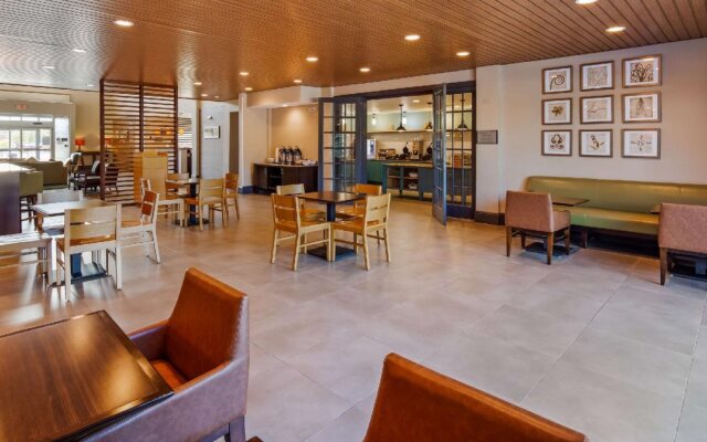 Ramada by Wyndham Houston Westchase