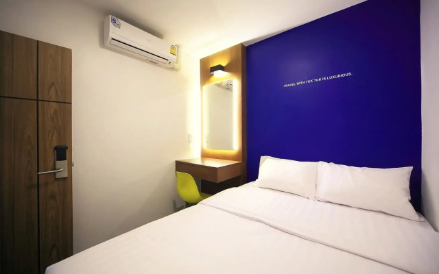 Tuk Tuk Hostel