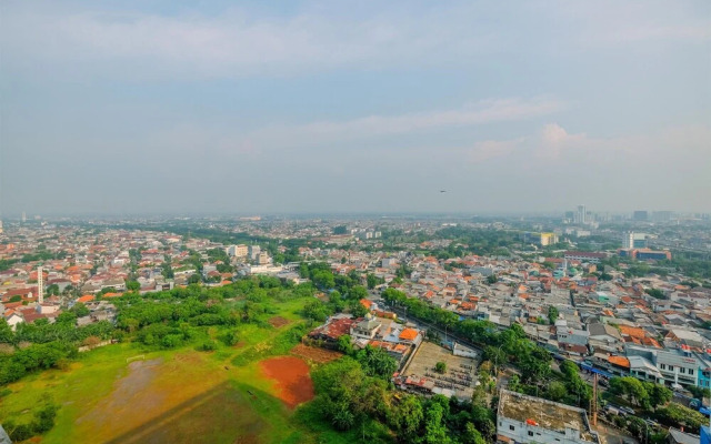 Comfy 2Br At Bassura City Apartment