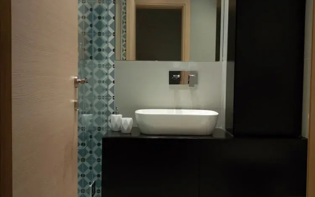 Comely Luxury Apt Must