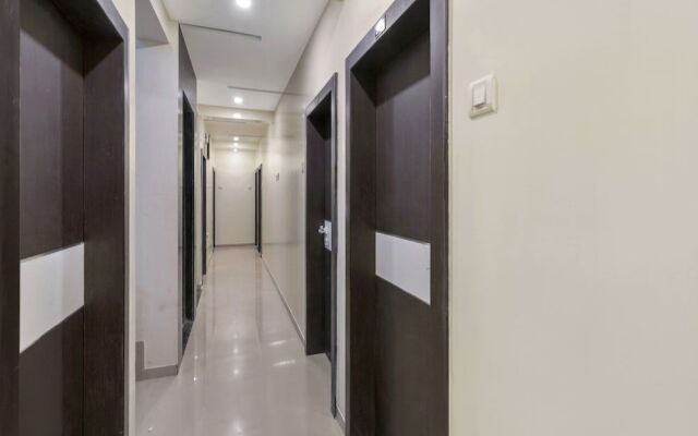 OYO 12053 Hotel Shri Govind