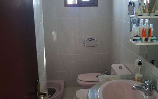 House - 2 Bedrooms with Pool and WiFi - 107930