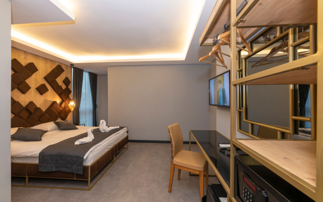 Fly And Stay Airport Hotel