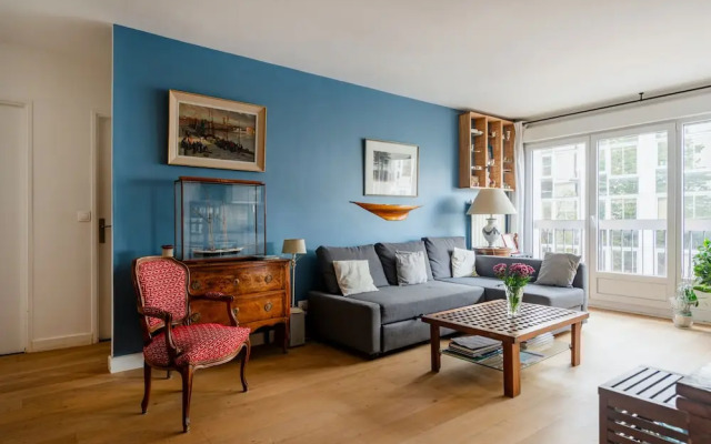 Eiffel Tower Elegant Residence