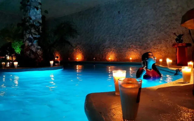 Mayan Majesty Boutique Hotel