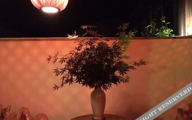 Yaqiu Courtyard Featured Hostel