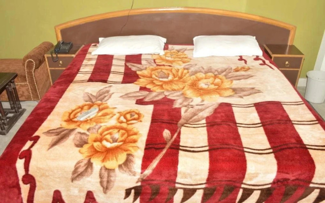 Hotel Sharma Palace