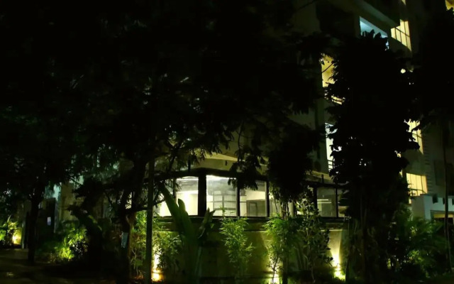 OYO 12459 SilverKey Gachibowli