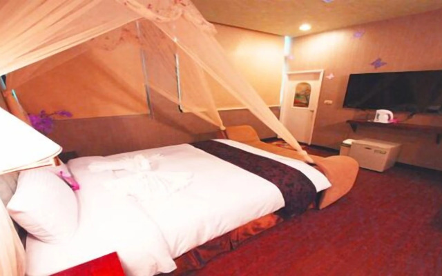 Fuchia Hotel