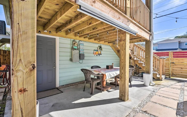 Galveston Retreat w/ Backyard & Patio!