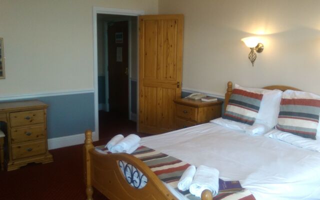 Monarch Hotel