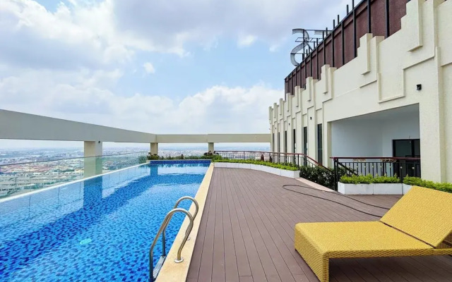 Versailles Square by Soben Homes