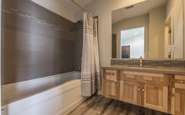 The Lodge on Harrison Lake