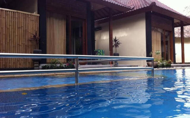 Kopi Kats Poolside Villas