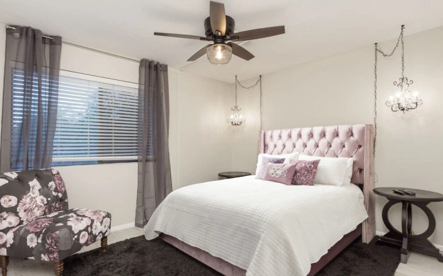 Speakeasy Condo 2 Bedroom By Casago