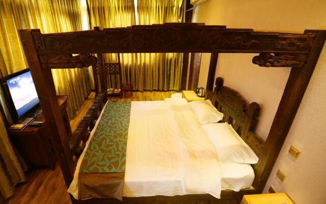 Lijiang Yijing Inn