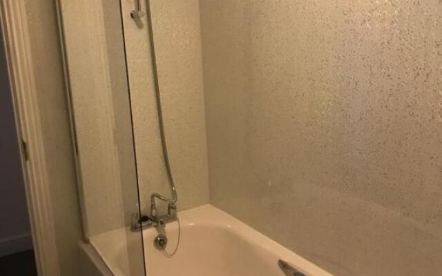 Entire Flat with River View 1E