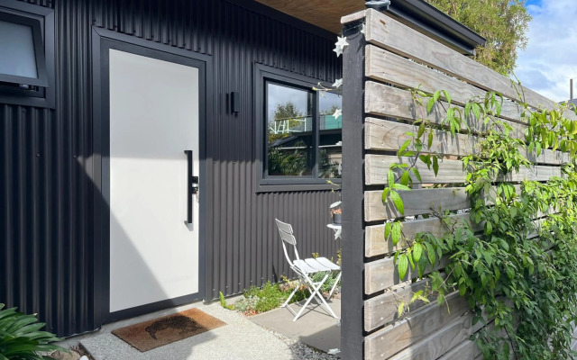 East Rock (Adults Only)