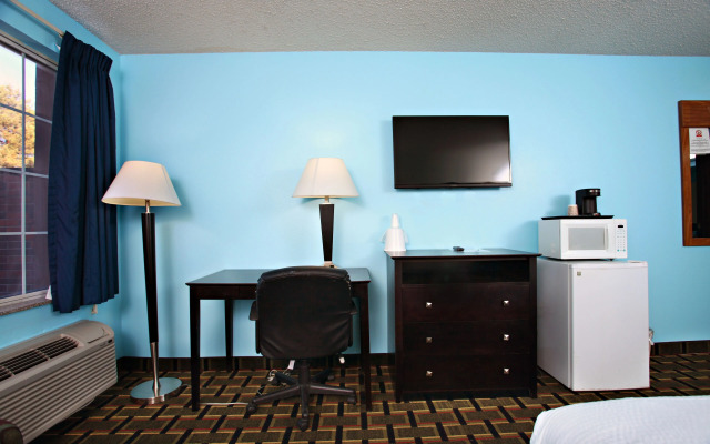 Blue Way Inn & Suites Wellington