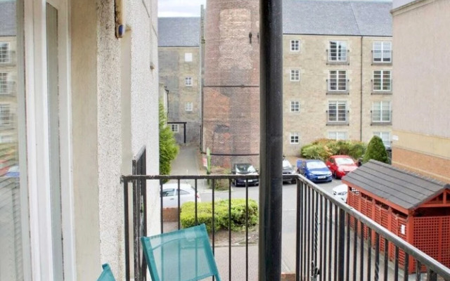 2 Bedroom Flat In Converted Distillery In Edinburgh