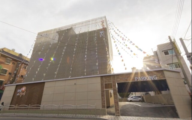 The Lazzi Hotel Dongnae