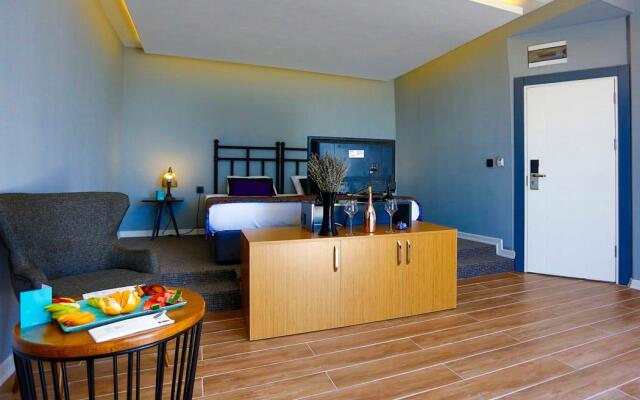 Azuu Suite Hotel