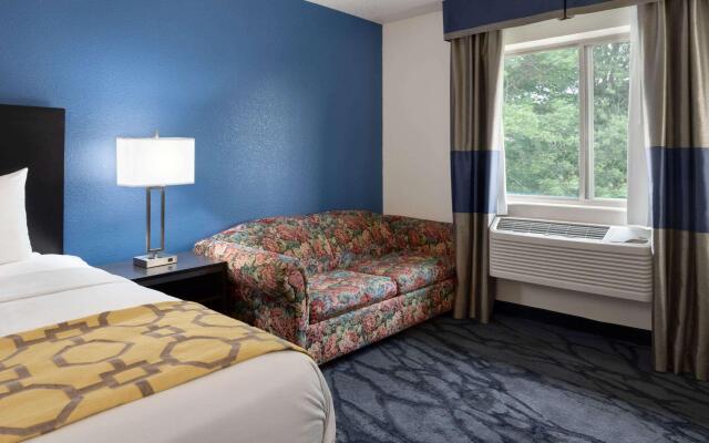 Days Inn by Wyndham Toledo Airport