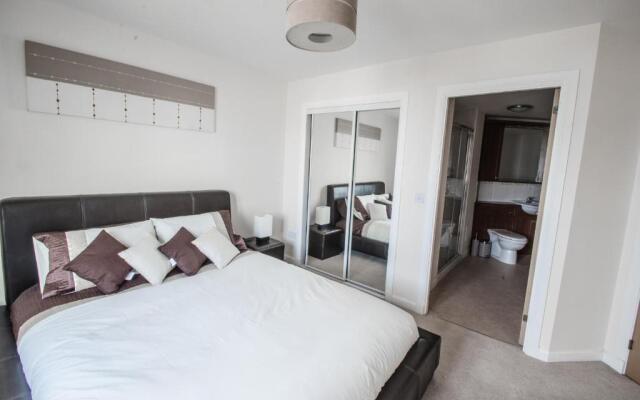 Orange Apartments - Portland Street