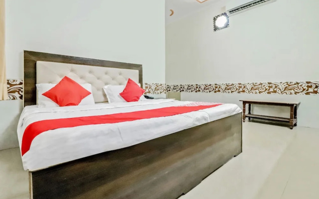 Shri Govind Dham by OYO Rooms