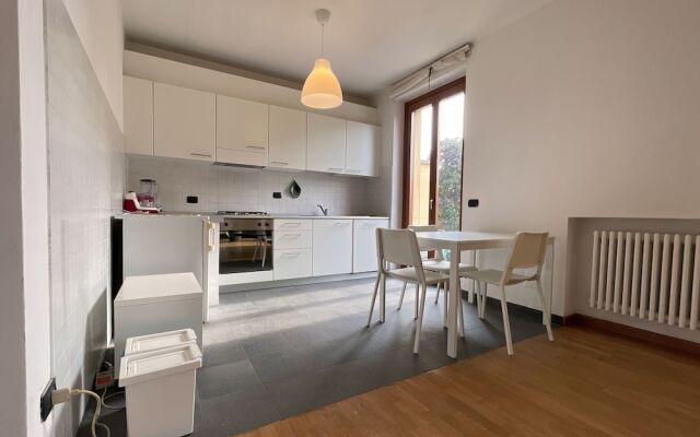 Modern Apartment, Private Garden, 25km From Milan