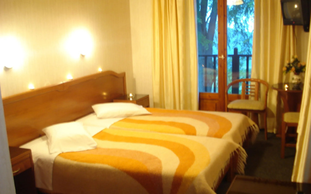 Hani Zisi Hotel