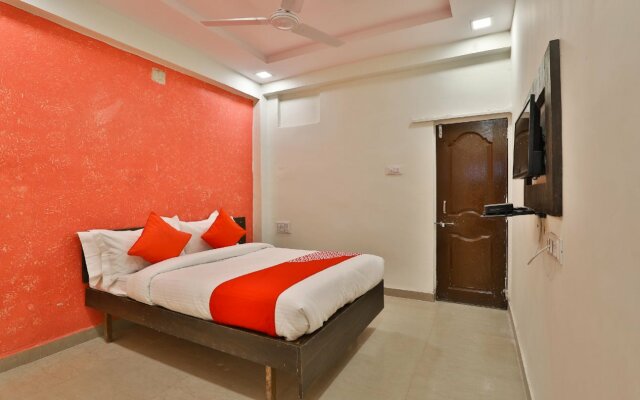 Silver Guest House By OYO Rooms