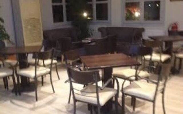Hotel El Greco Eretria