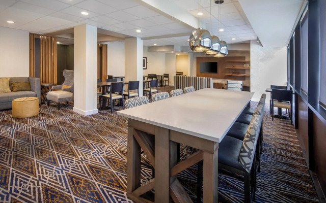 Courtyard by Marriott Austin-University Area