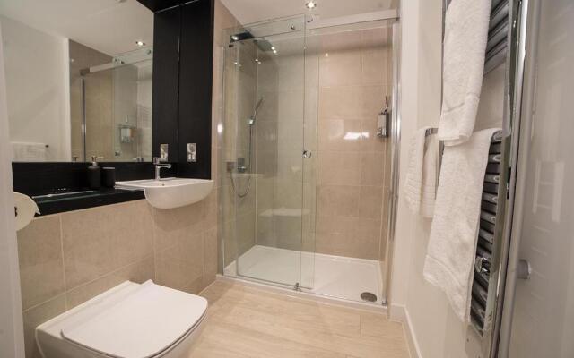 Luxury Cambridge City Apartment + FREE PARKING