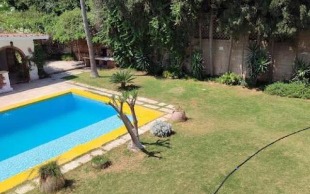 Lovely spacious five bedroom villa with a pool