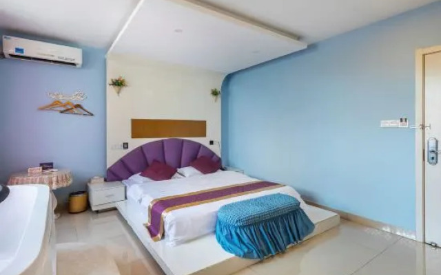 Light Stay·Noli Theme Hotel (Shanghai Fengxian Nanqiao Branch)