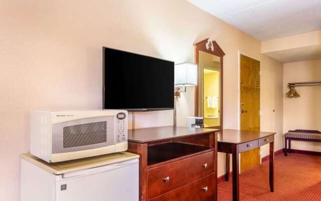 Econo Lodge Rocky Top