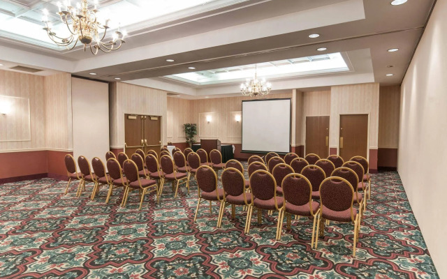 Comfort Suites Bethlehem Near Lehigh University and LVI Airport