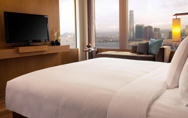 Renaissance Hong Kong Harbour View Hotel