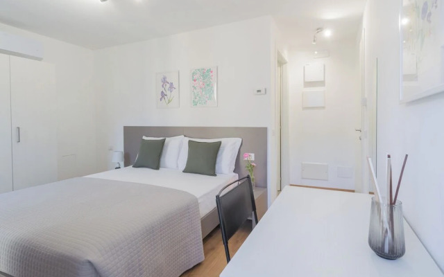 Pozzo Vertical Apartment With Garden and Parking by Rent all Como