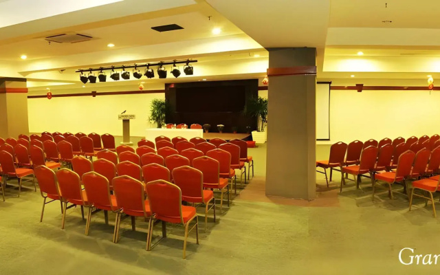 Mayres Hotel Kota Tinggi