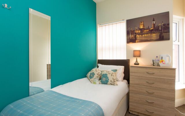 Town House @ Minshull New Road