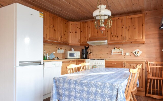Awesome Home in Lyngdal With 4 Bedrooms
