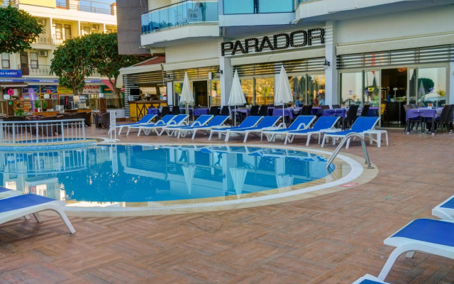 Parador Beach Hotel