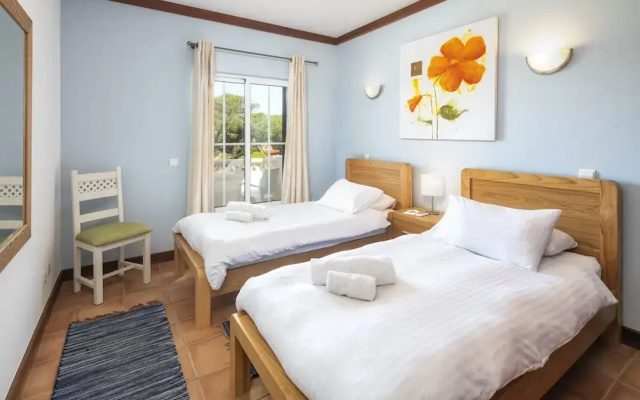 Charming Apartment in Benagil With Pool
