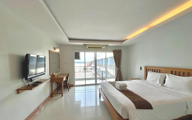 Thatphanom River View Hotel
