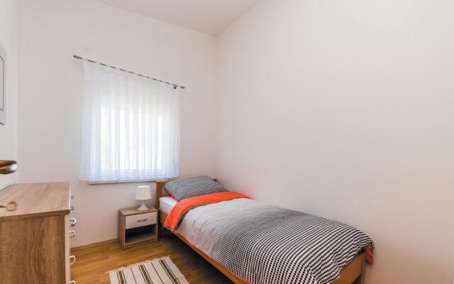 Stunning Apartment in Vir With 3 Bedrooms and Wifi