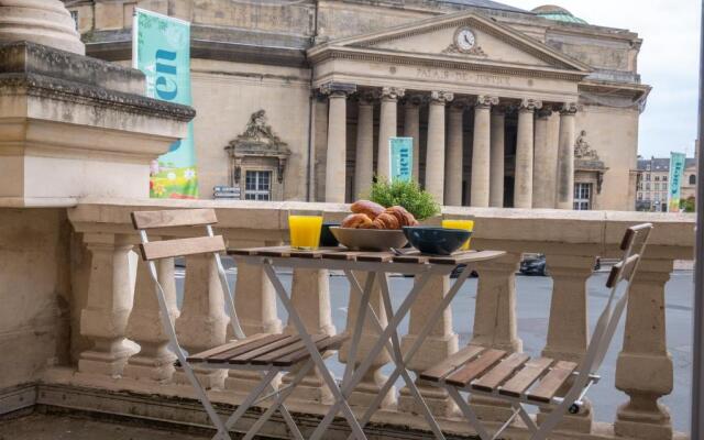 Studio rénové avec terrasse et vue unique !